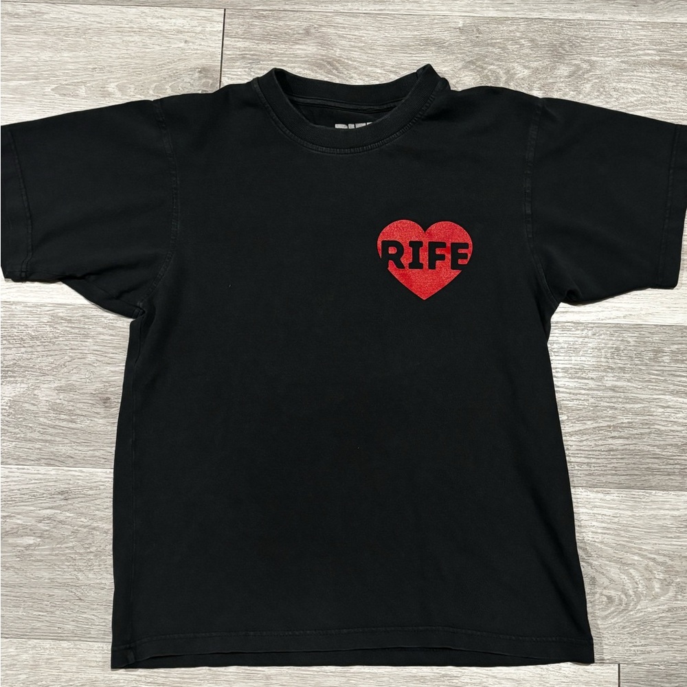 Black Matt rife  T-Shirt with Red Heart